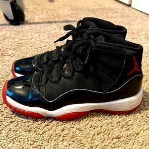 Retro jordan BRED 11 size 5